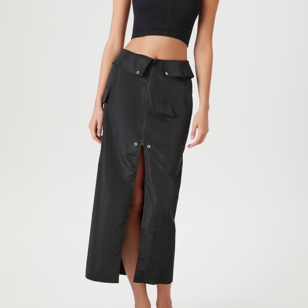 NWOT Split-Hem Cargo Maxi Skirt Sz M - Black